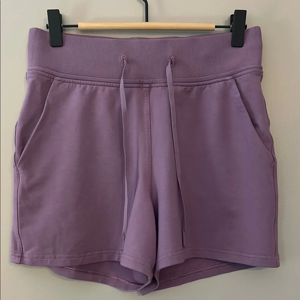 Lululemon Every Moment Short 3” Vintage Quartz Size 4‎